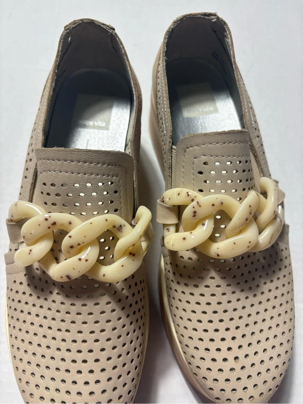 Dolce Vita Jhenee Women Sz 7.5  leather Platform Slip-On Sneakers  Chain Accent